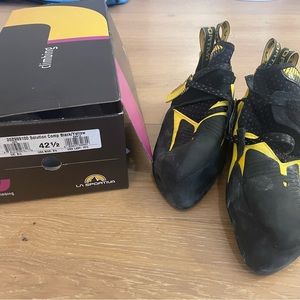 La Sportiva Solution Comp (42.5) with box; worn twice